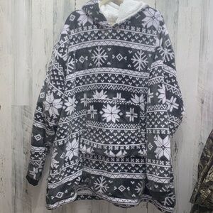 0416 Huggle Snowflake Hoodie